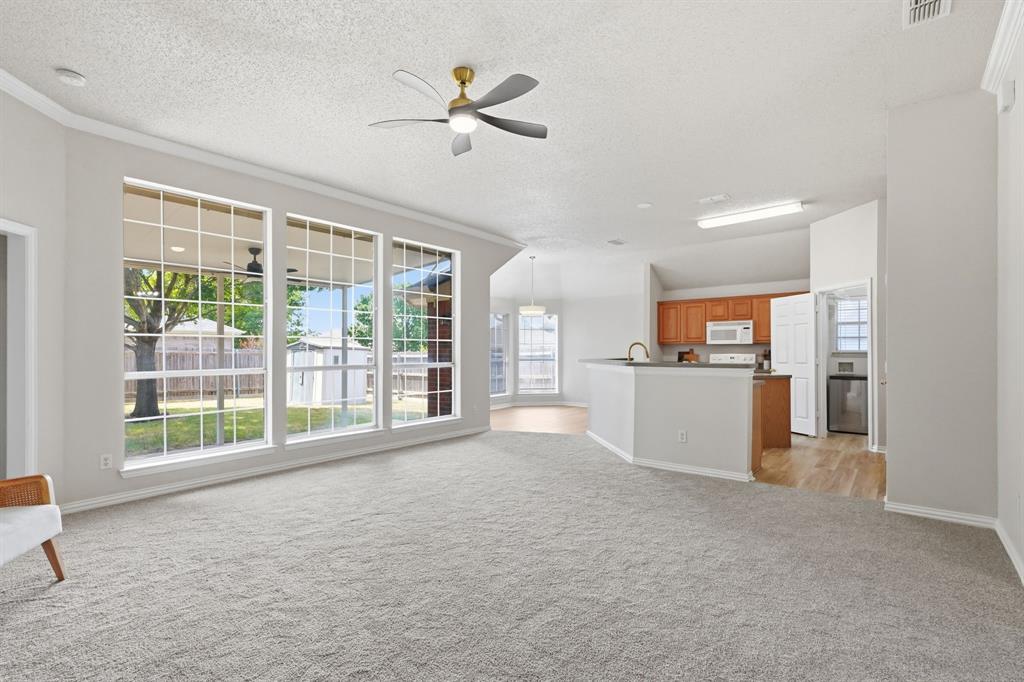 1121 SW Hillside Drive