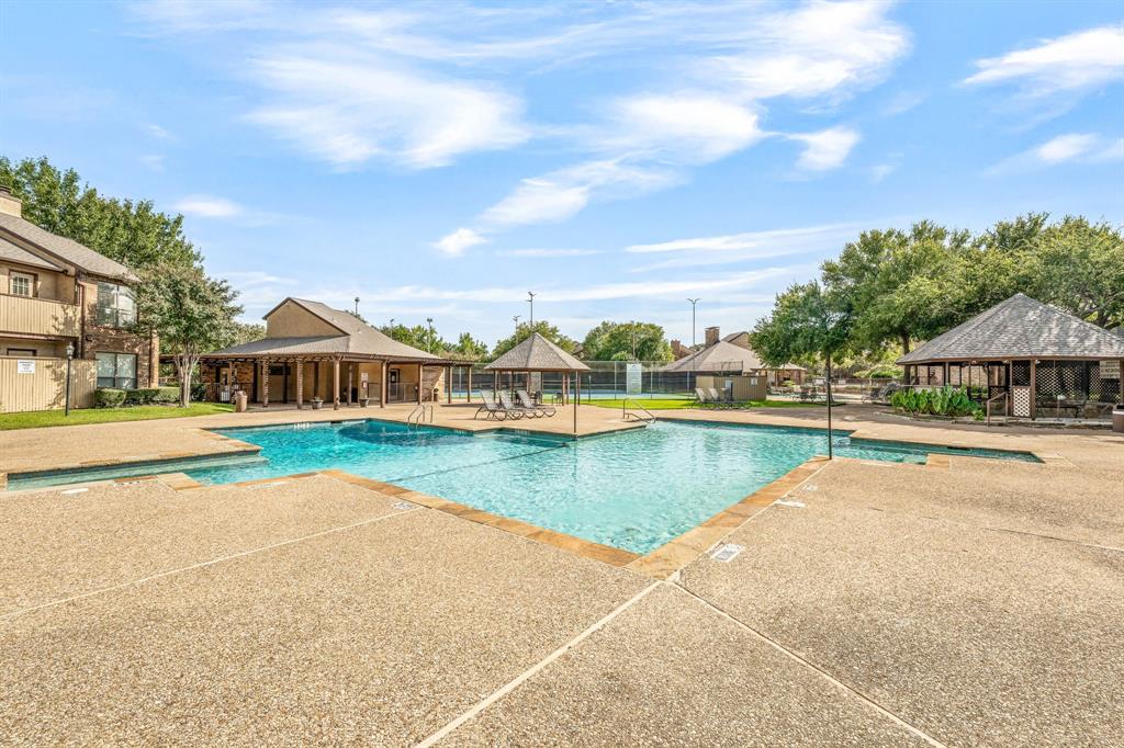 Cloisters Condo The - Residential
