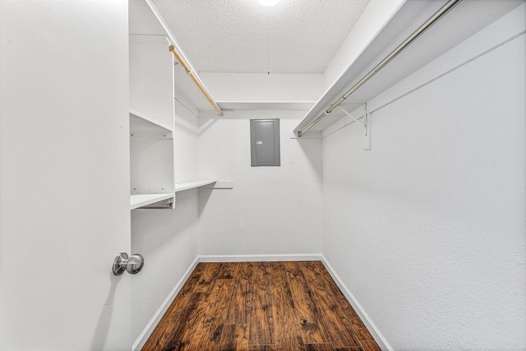 Cloisters Condo The - Residential