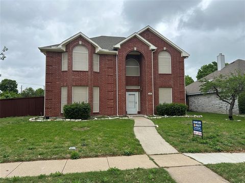 Photo of 1901 Walters Drive, Plano, TX 75023 (MLS # 21229292)