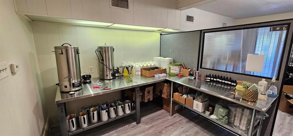 4209 Broadway Avenue