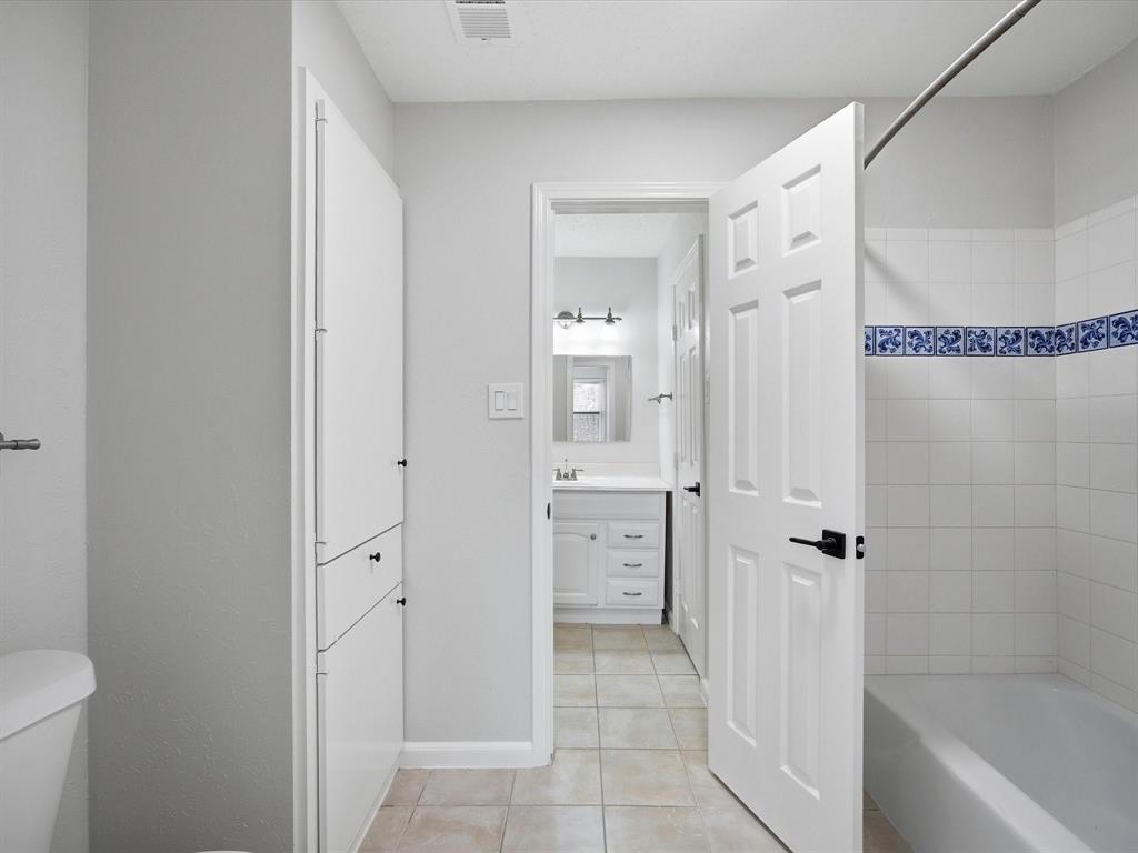 Arlington Downs Twnhs - Residential