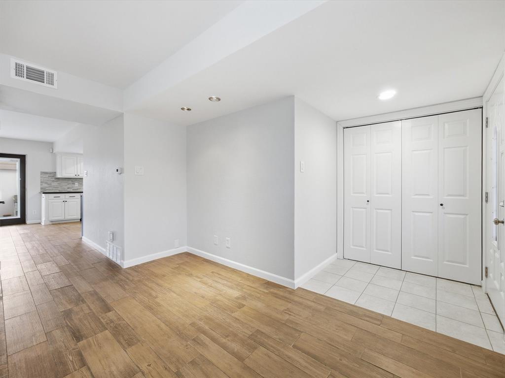 Arlington Downs Twnhs - Residential