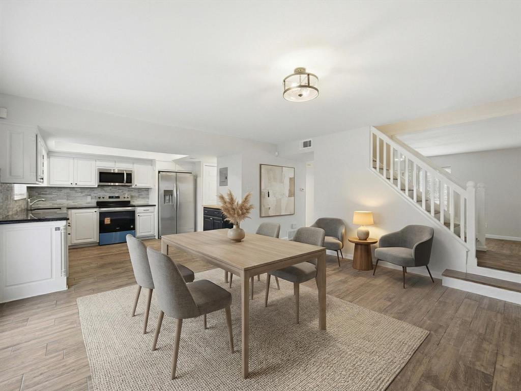 Arlington Downs Twnhs - Residential