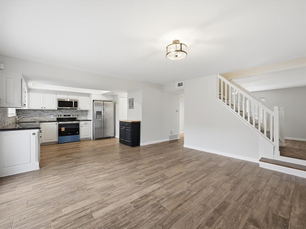 Arlington Downs Twnhs - Residential