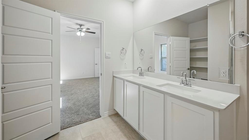 2444 Grapevine Way