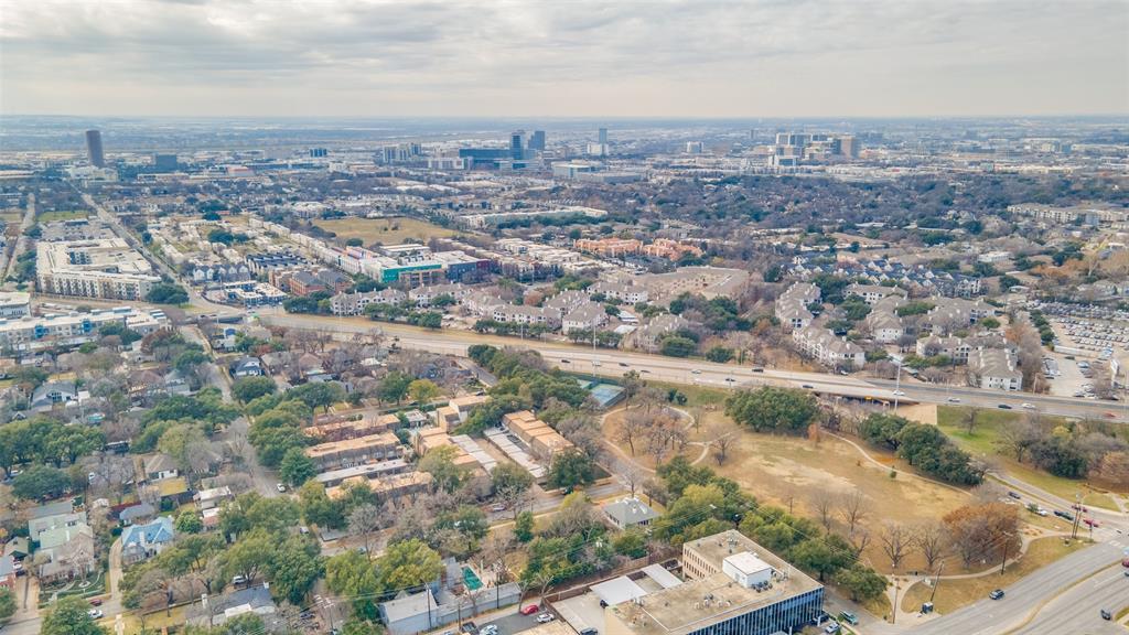 Park Place Twnhms Condo - Residential