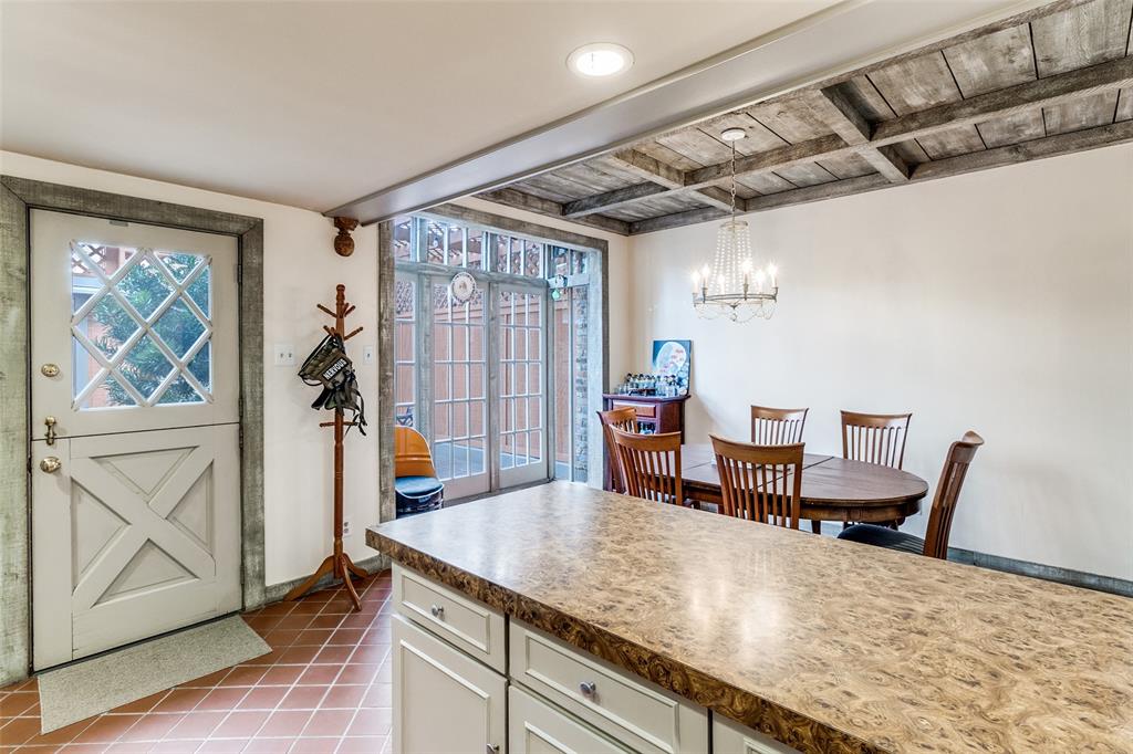 Park Place Twnhms Condo - Residential