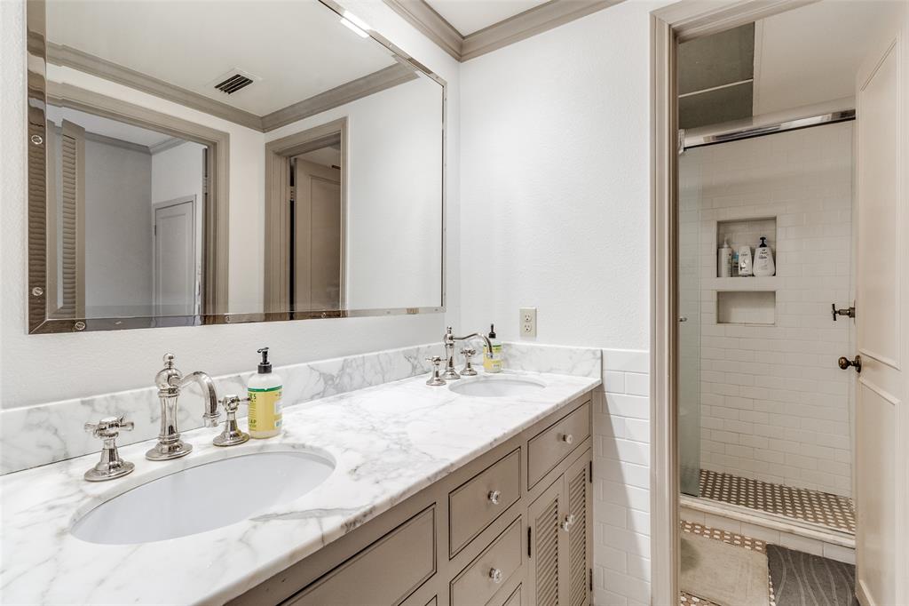 Park Place Twnhms Condo - Residential