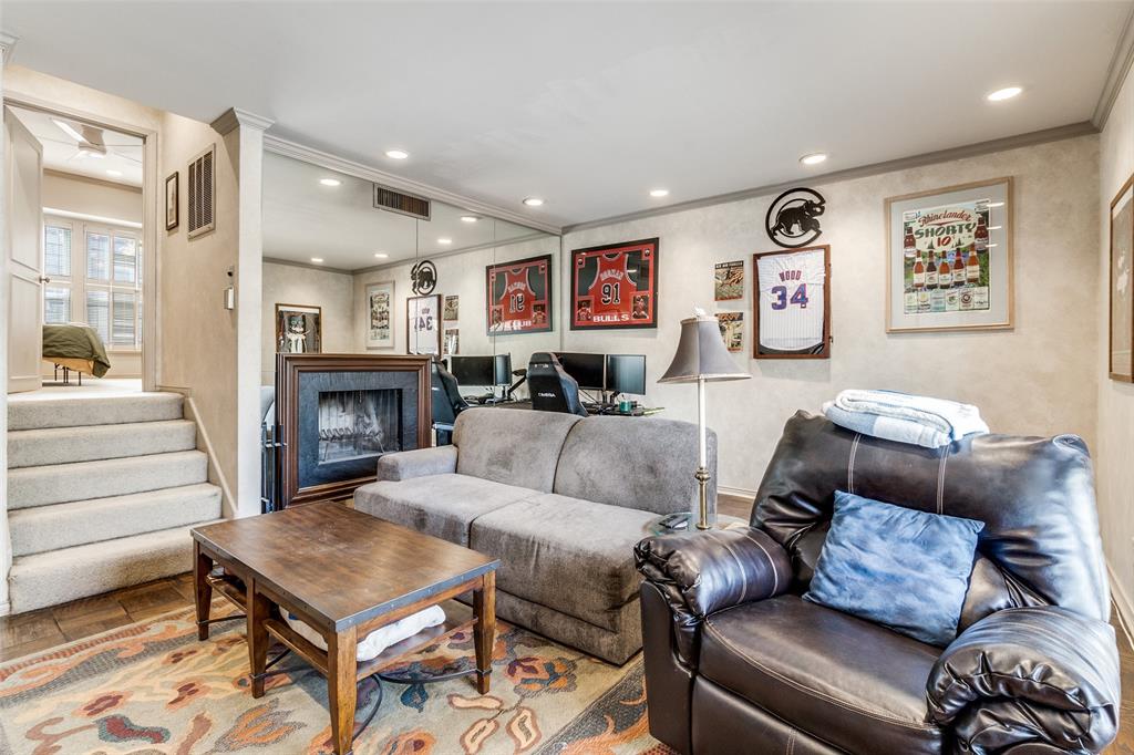 Park Place Twnhms Condo - Residential