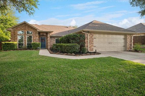Photo of 2406 S Forest Hills Hls, Corinth, TX 76210 (MLS # 21239193)