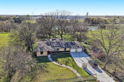 611 Ferris Road Lancaster TX 75146
