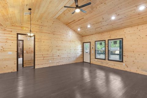 Photo of 905 N Walnut Street, Winnsboro, TX 75494 (MLS # 21185310)