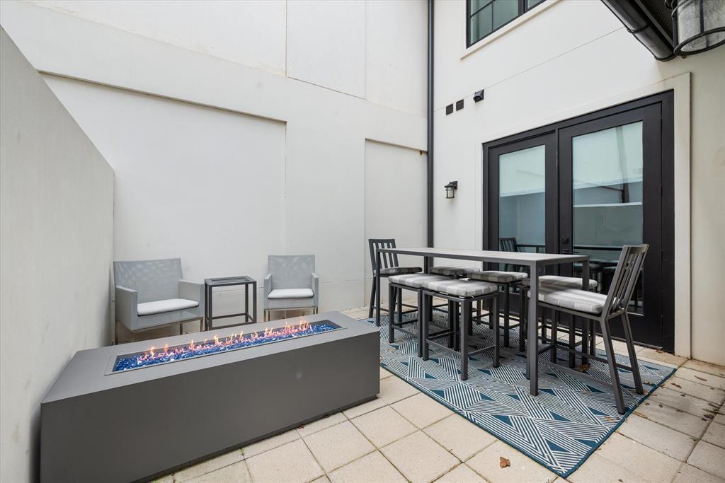 Lakeside Tower - Residential