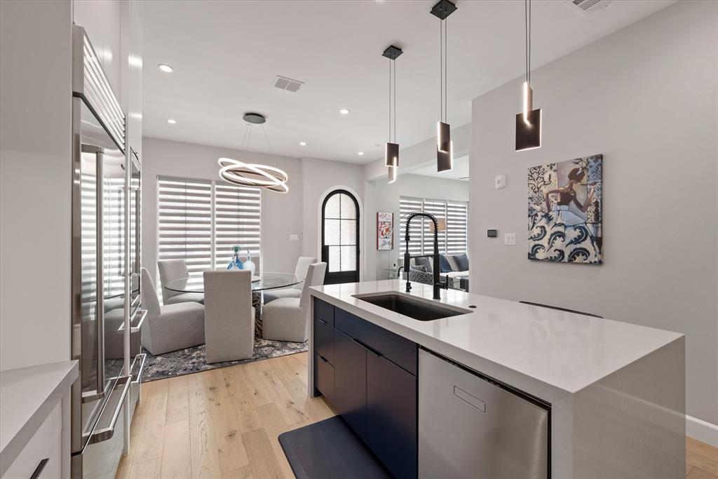 Lakeside Tower - Residential