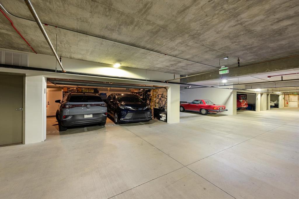 Lakeside Tower - Residential