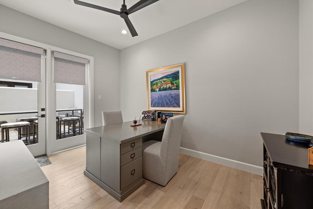 Lakeside Tower - Residential