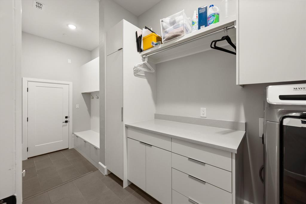 Lakeside Tower - Residential