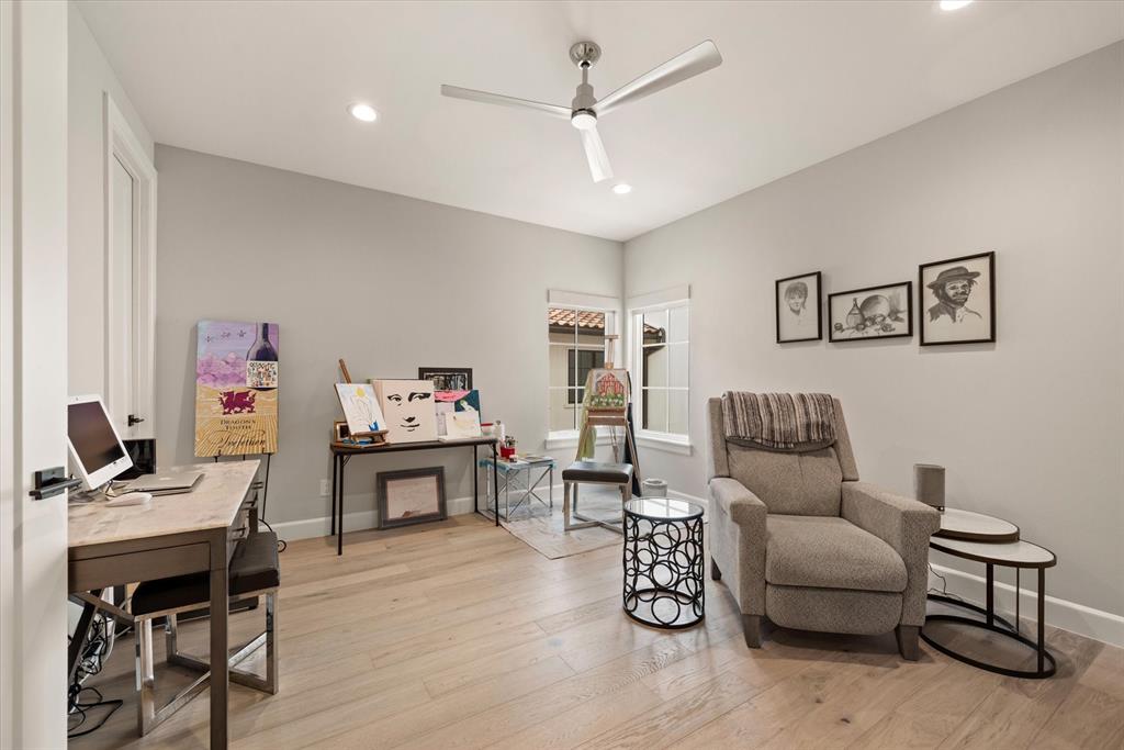 Lakeside Tower - Residential