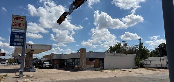 400 W BROWN ST, ENNIS, TX 75119 - Image 9b0c1a3ce1d41a8085ab43f7a5bcf034/354299135