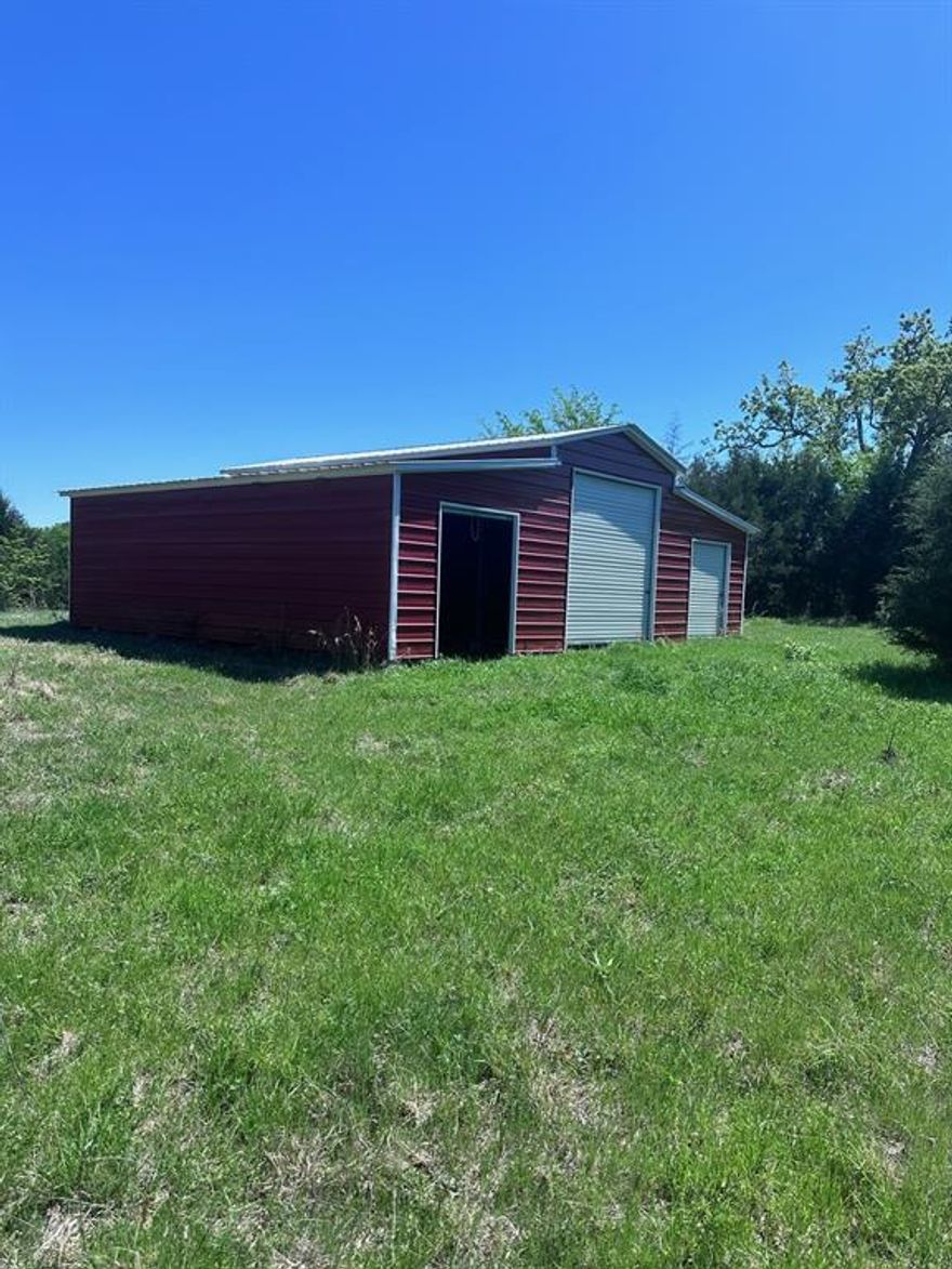 BEAUTIFUL RURAL PROPERTY WITH OPEN LAND AND MANY TREES AS WELL.  CURRENTLY USED FOR GRAZING BUT THE POSSIBILITIES ARE LIMITLESS. APPROXIMATELY 15 MINUTES TO LAKE BOIS D ARC.
MULTI PARCEL LISTING WITH BOTH PARCELS TOTALING 52.029