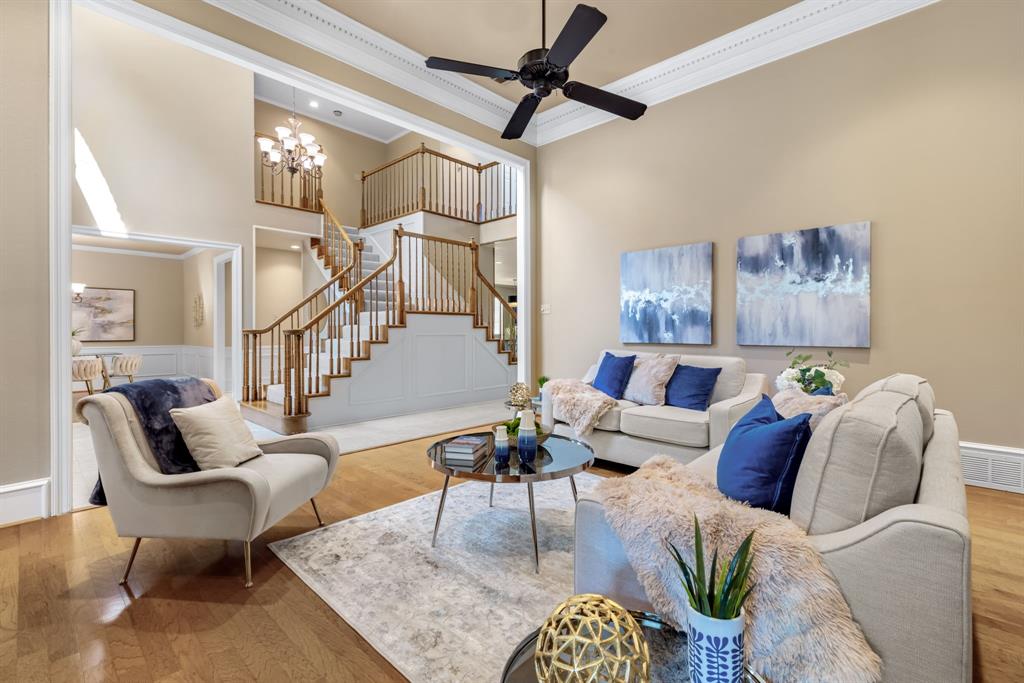 3213 Louis Drive