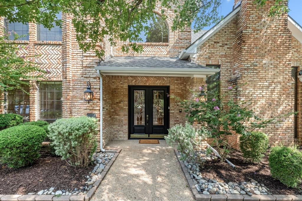 3213 Louis Drive