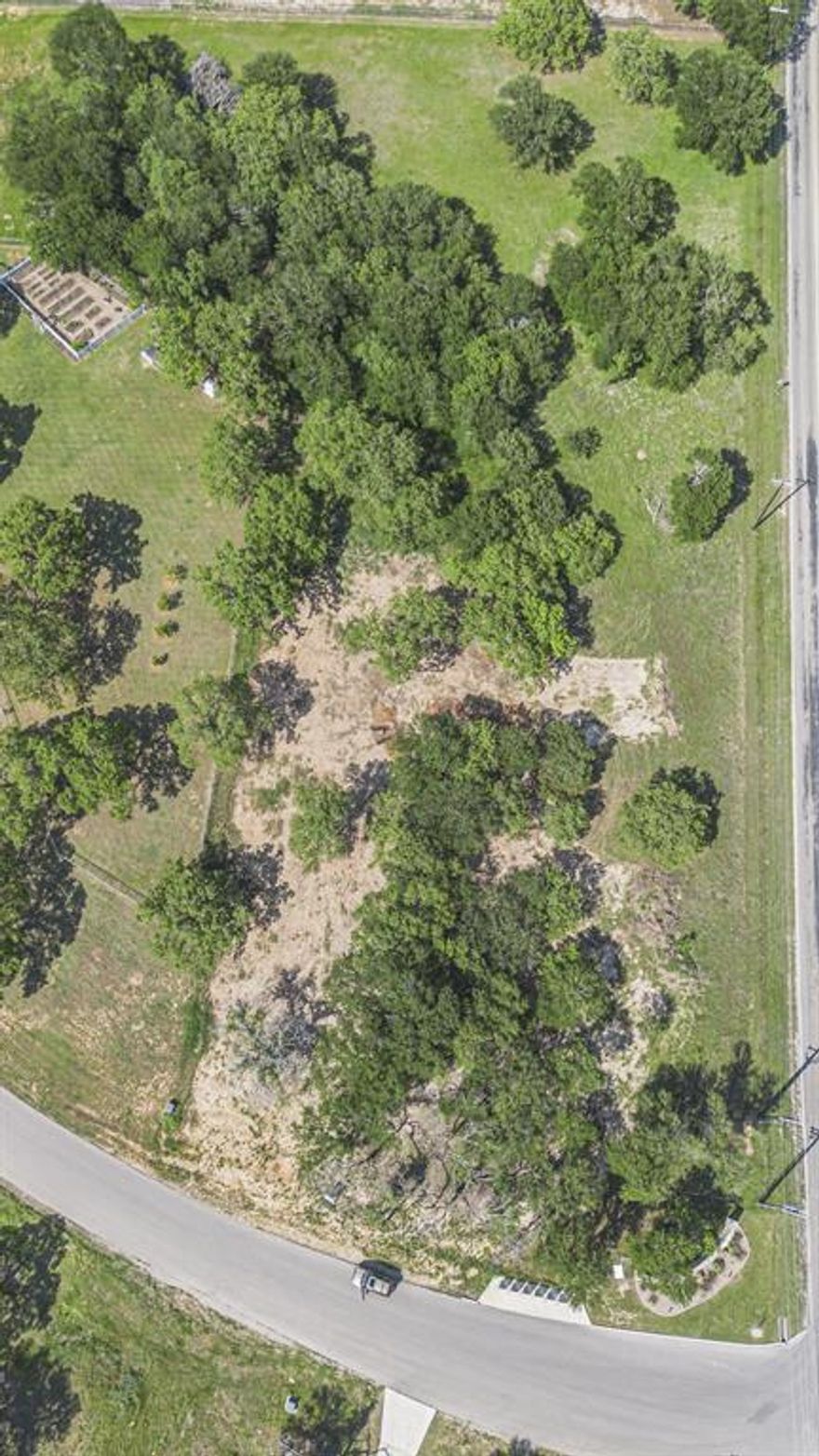 Soil report already done and can be given to buyer for free! Also house plans are drawn, driveway started, bring your own builder or use theirs. Check out Texas Bluebonnet Ridge for more details.