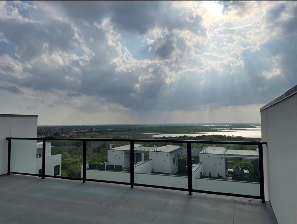 Westport Lakeview Villas - Residential