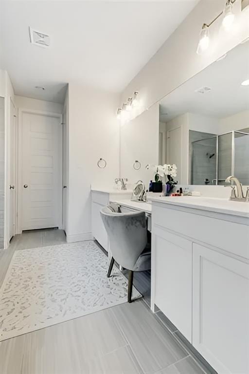 Devonshire Village 4c - Residential Lease