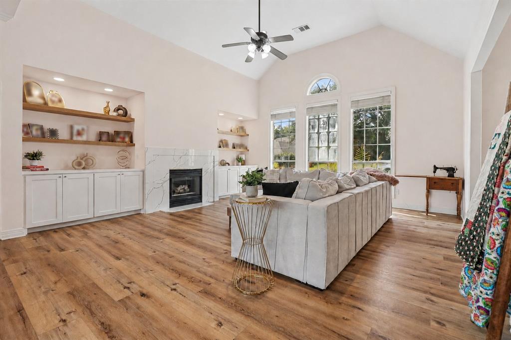 2700 Cottonwood Lane
