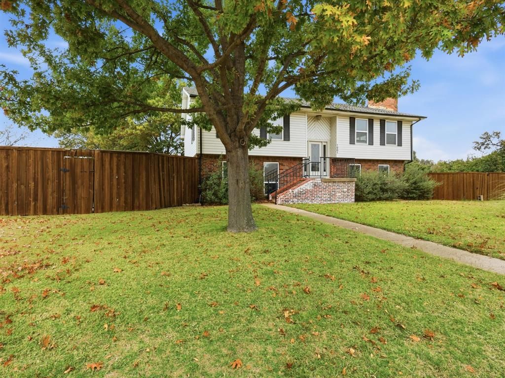 Photo of 1901 Forestwood Drive, Richardson, TX 75081 (MLS # 21127378)