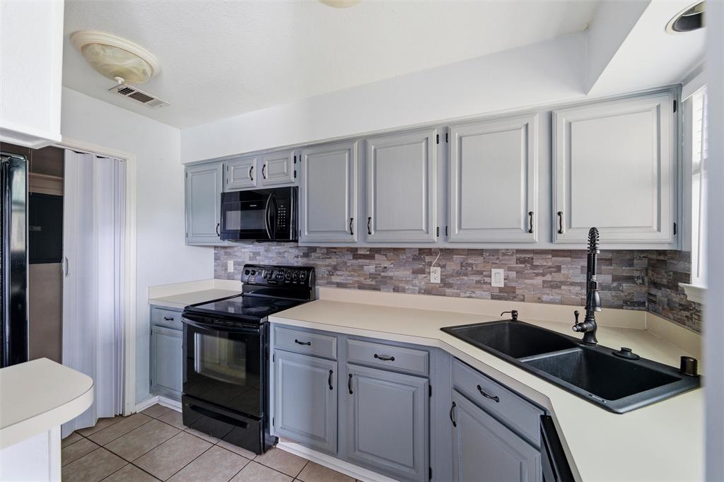 Cloisters Condo The - Residential