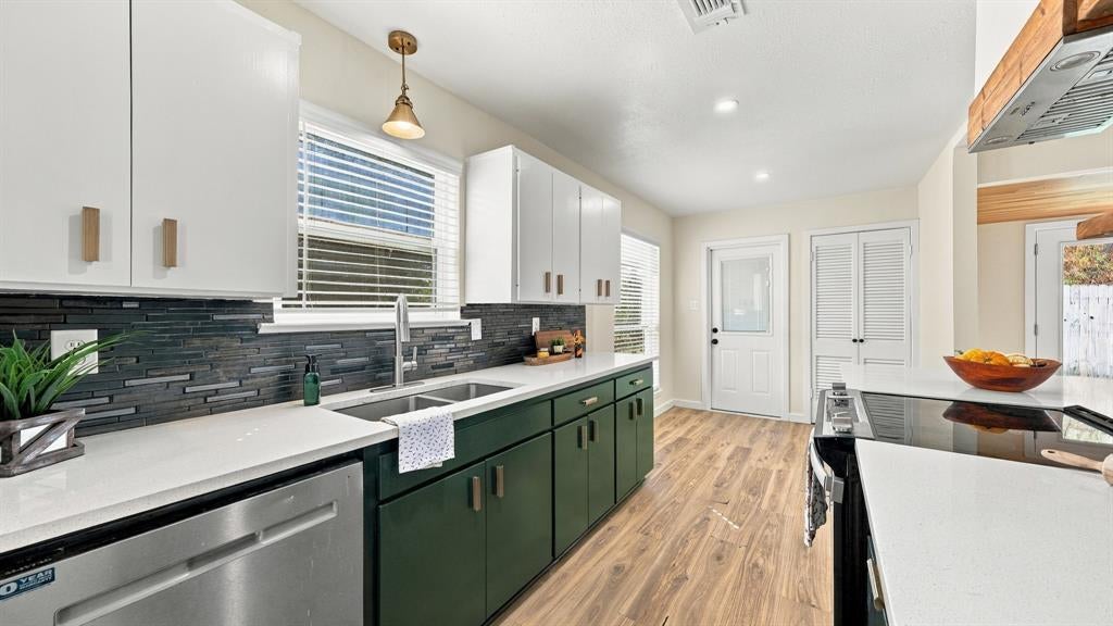 1206 Foster Lane
