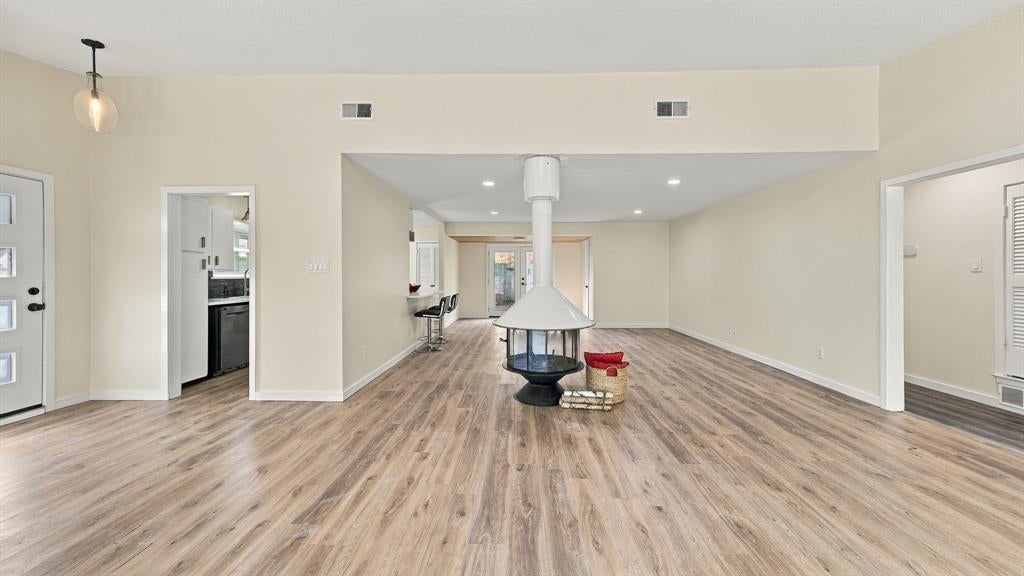 1206 Foster Lane