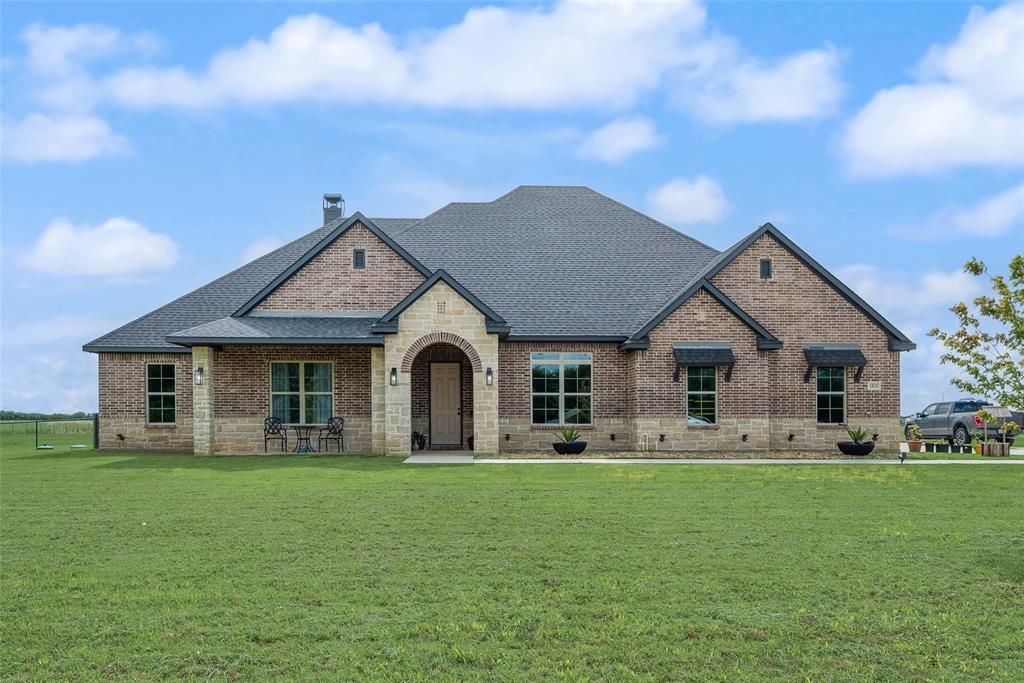Photo of 1821 E Campus Road, Palmer, TX 75152 (MLS # 21300495)