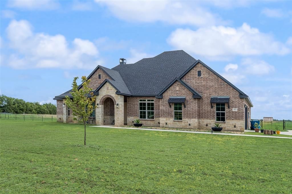 Photo of 1821 E Campus Road, Palmer, TX 75152 (MLS # 21300495)