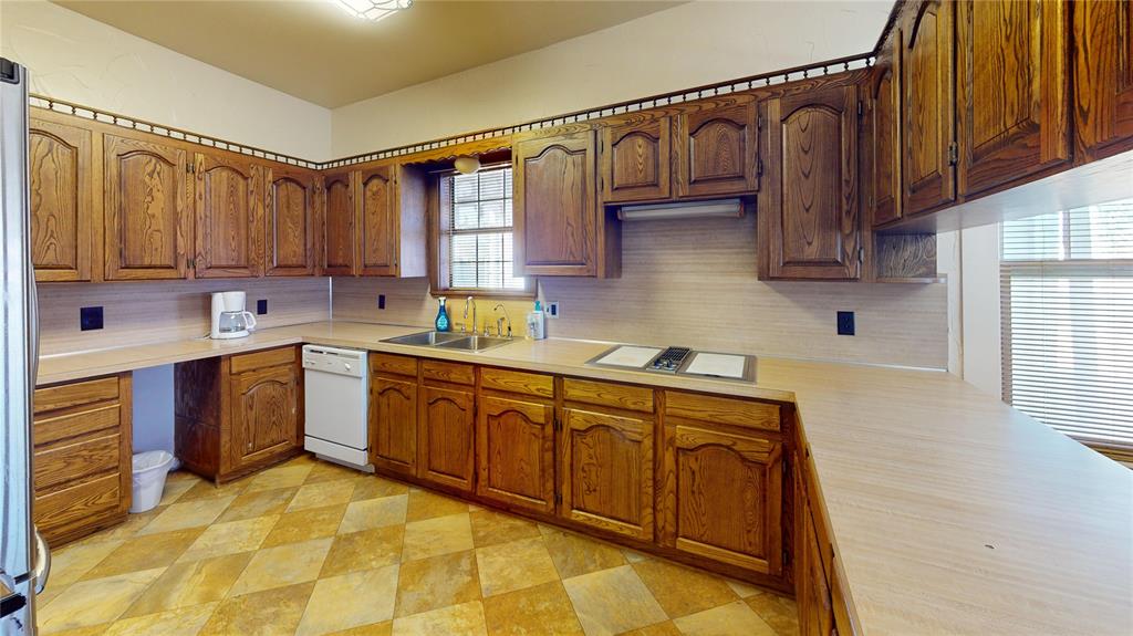 CROTHERS&WHITE - Residential