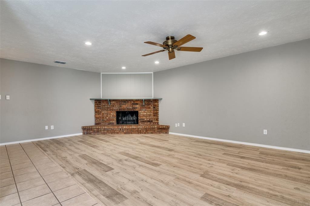 614 Wandering Way Drive