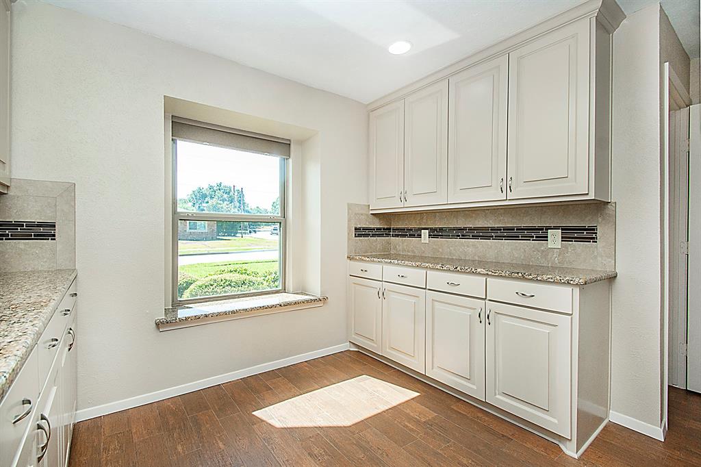 442 Valley Glen Drive