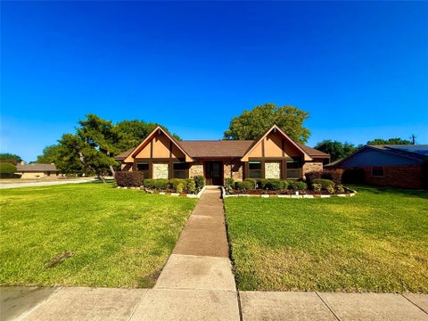 Photo of 442 Valley Glen Drive, Richardson, TX 75080 (MLS # 21387159)