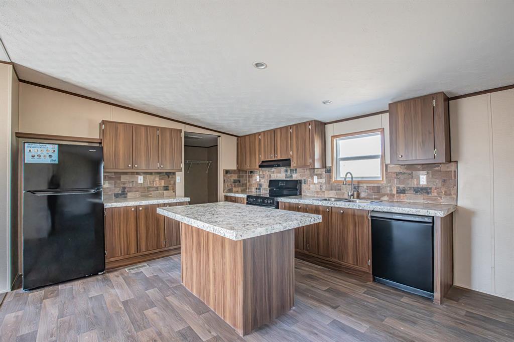 215 Overland Trail
