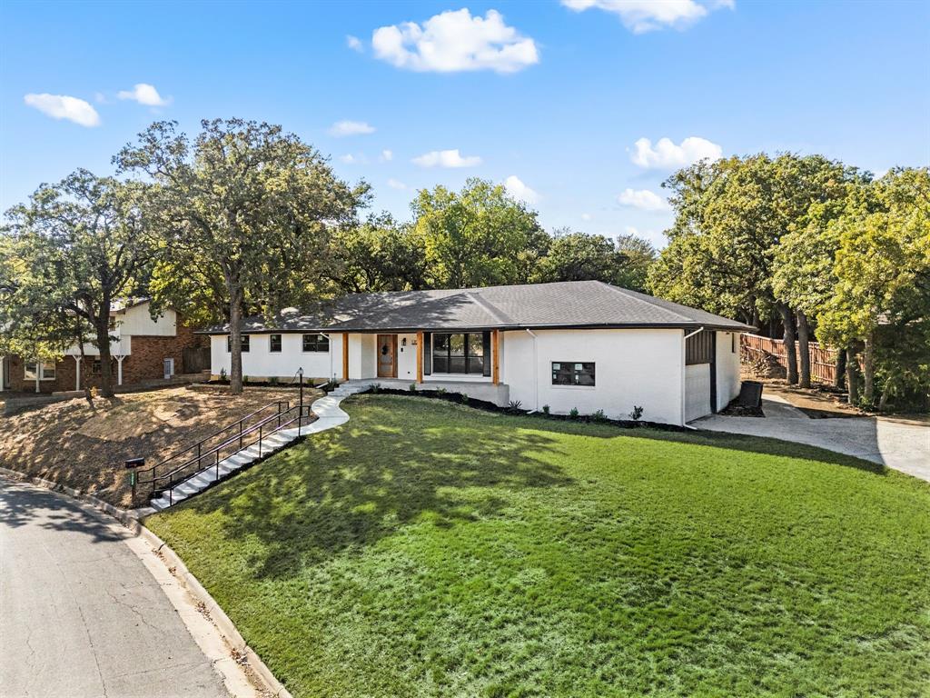 1200 Tanglewood Trail