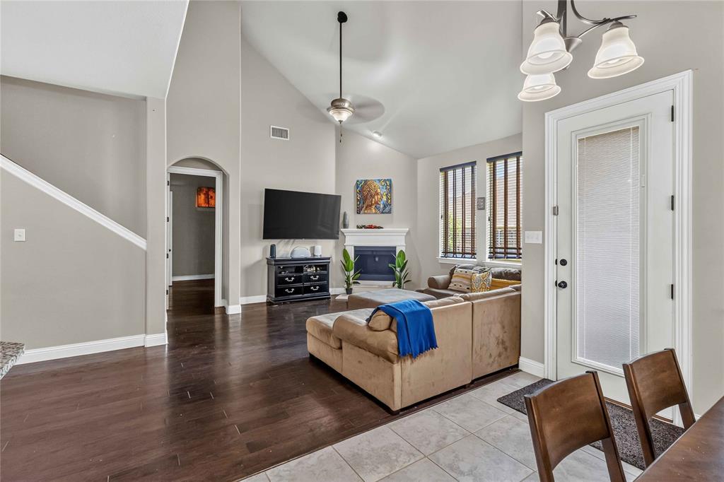 4121 Portola Drive