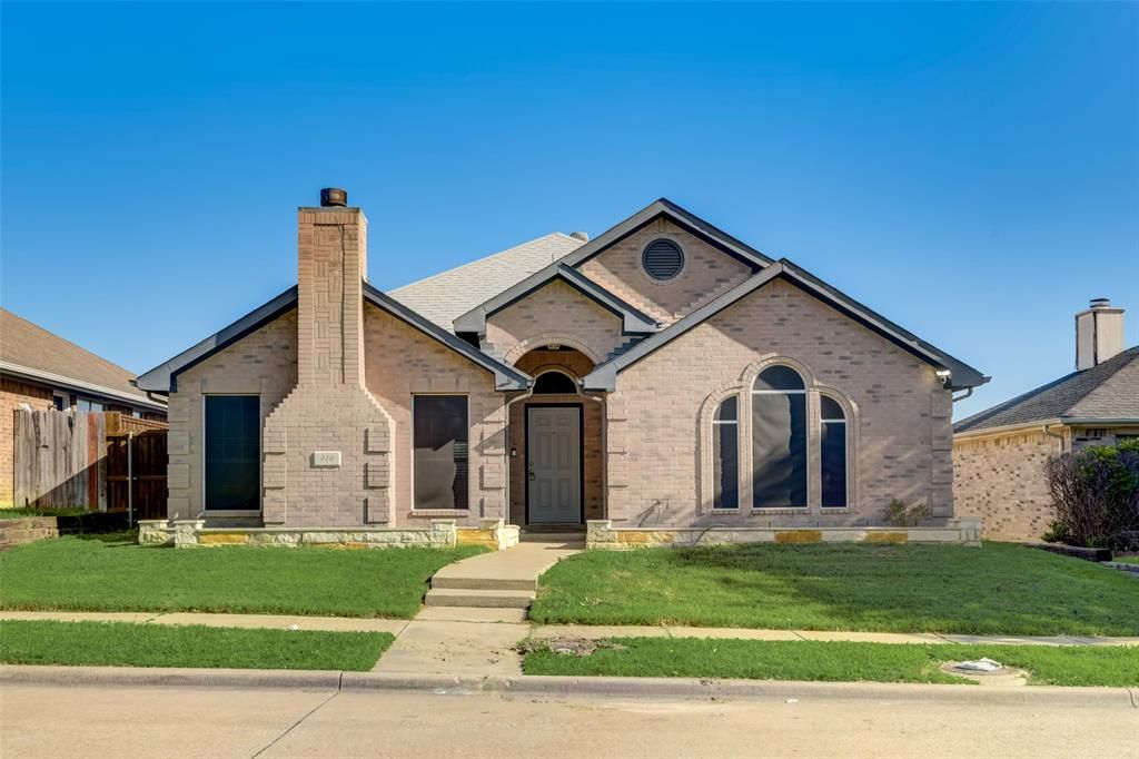 Photo of 919 Kim Lane, Mesquite, TX 75149 (MLS # 21022558)