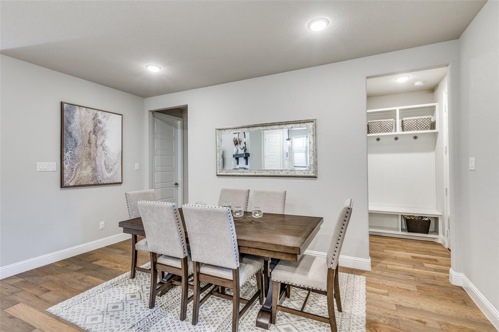 2217 Lexington Way