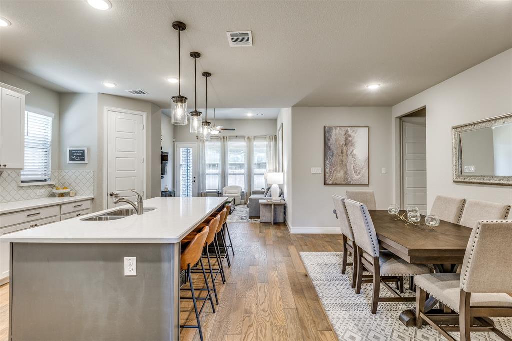 2217 Lexington Way