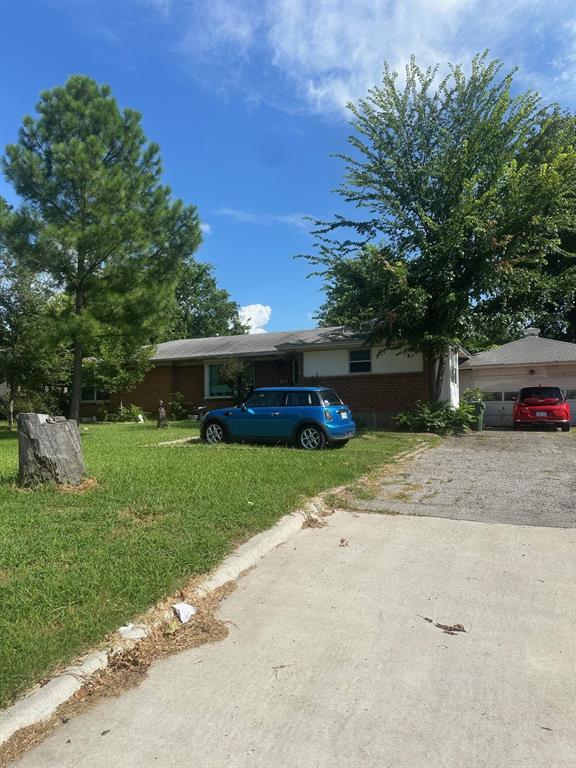 110 W Park Row Drive
