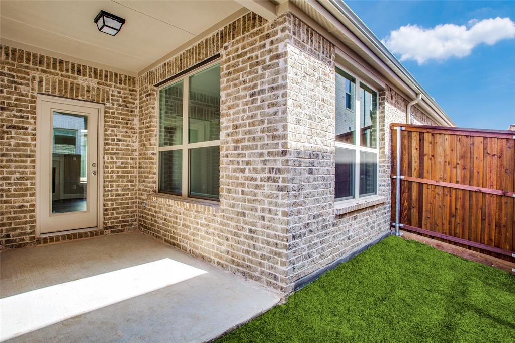 Valencia On The Lake - Residential Lease