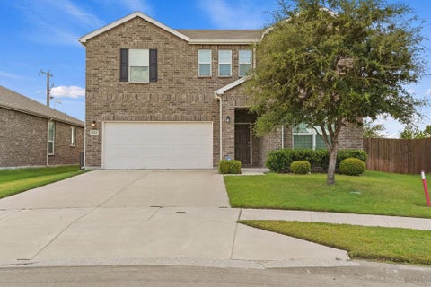 Photo of 824 Lemongrass Court, Fort Worth, TX 76131 (MLS # 21332222)